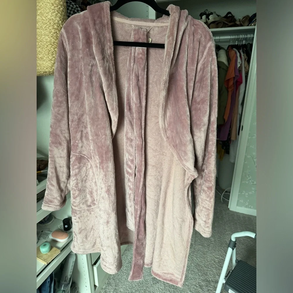UGG Robe - Picture 1 of 3
